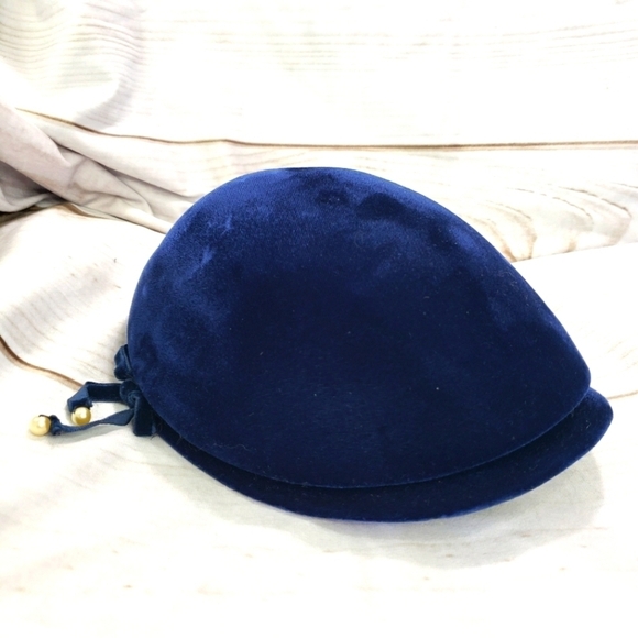 Vintage Accessories - Vintage Lord & Taylor Velour Velvet Hat Navy Blue Duck Bill Equestrian Style